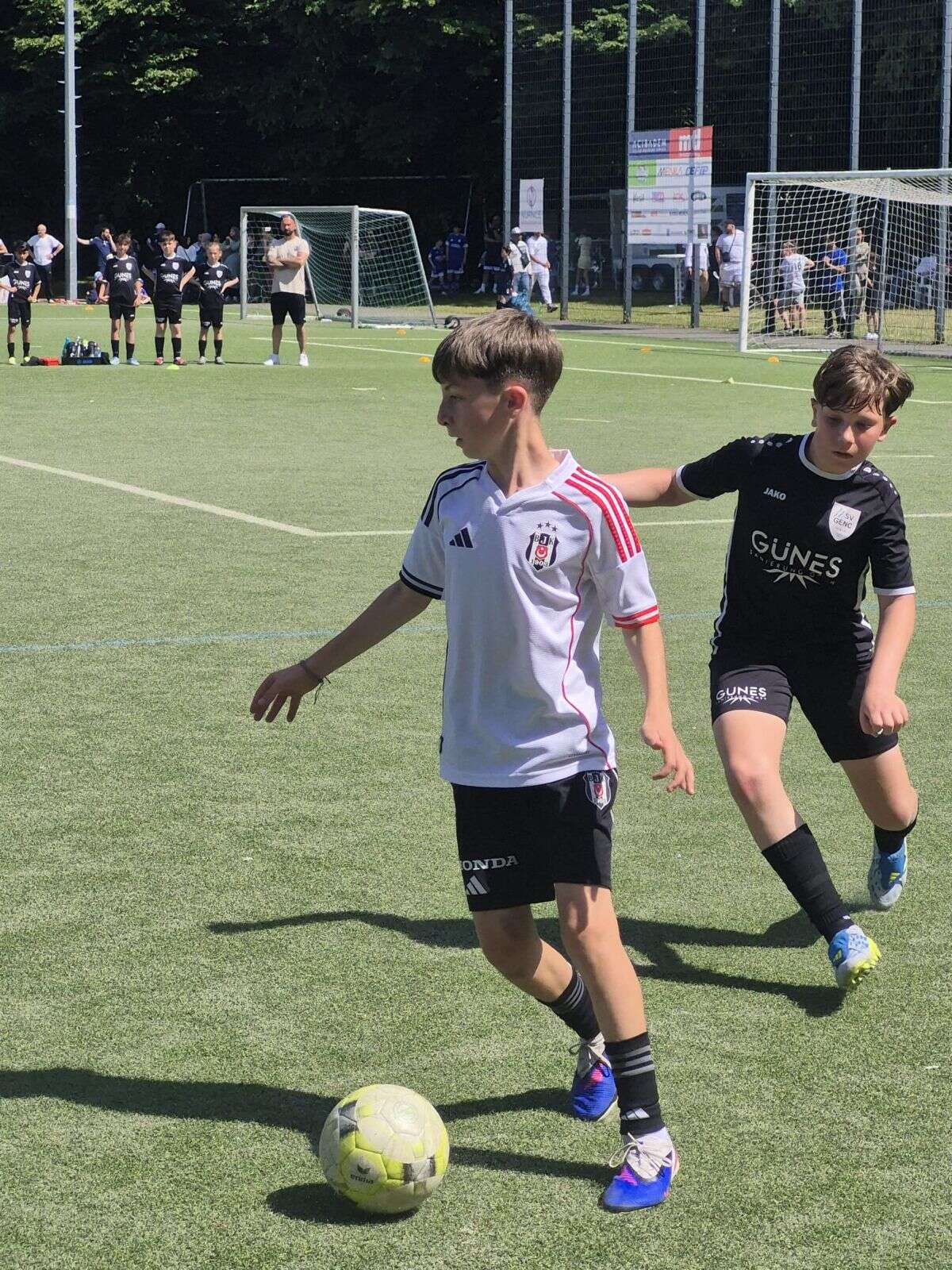 Bodrumlu Genç Yetenek Beşiktaş Kafilesiyle Almanya’da Sahaya Çıktı 3
